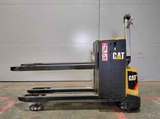 Pedestrian pallet truck Caterpillar NPP20N2E