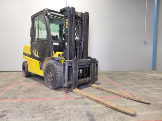 Four wheel front forklift Yale GDP50 - 1