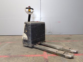 Pedestrian pallet truck Crown WP3020-2.0 - 1