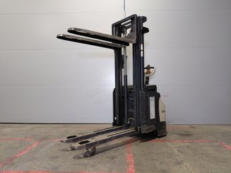 Pallet stacker Crown ESI4000-14 - 2