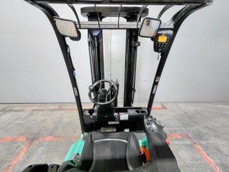 Three wheel front forklift Yale ERP15VTSWB - 6