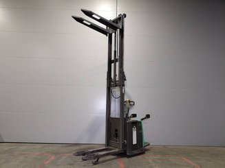 Stacker truck with folding platform Mitsubishi SBV12P