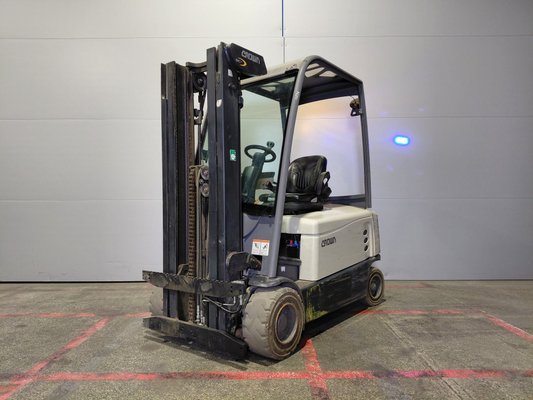 Four wheel front forklift Crown SCF6040-16 - 1