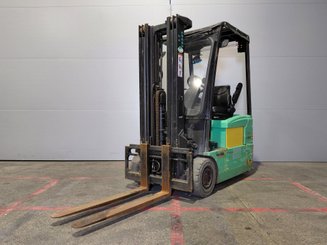 Three wheel front forklift Yale ERP16 ATF