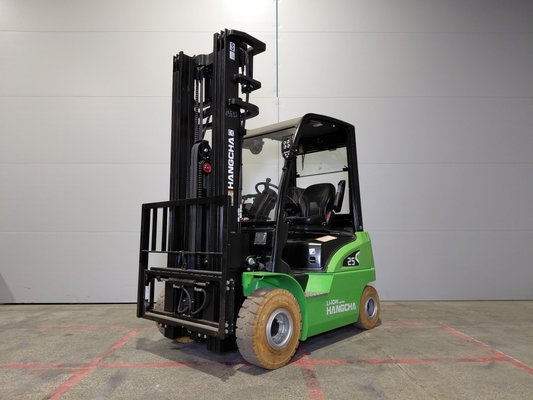 Four wheel front forklift Hangcha XC25i - 1