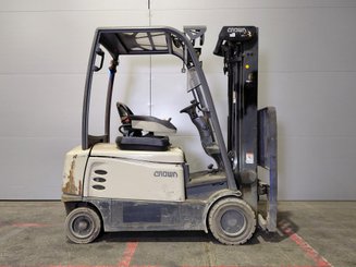 Four wheel front forklift Crown SCF6040-18