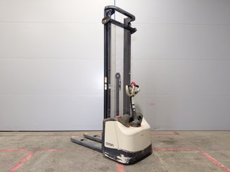 Pedestrian pallet stacker Crown WF3000 1.2 - 1