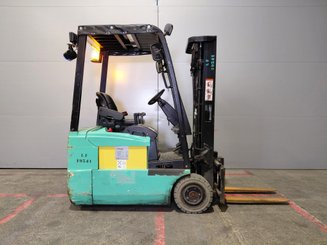 Three wheel front forklift Yale ERP16 ATF