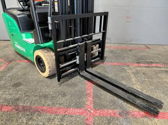 Three wheel front forklift Hangcha XC3-20i (CPDS20-XCY2G-SI)