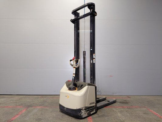 Pedestrian pallet stacker Crown WF3000 1.2 - 1