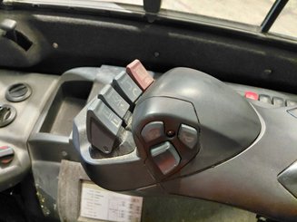 Four wheel front forklift Caterpillar EP30CN
