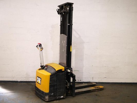 Pedestrian pallet stacker Caterpillar NSP16NI - 1