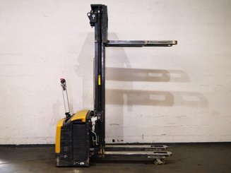 Pedestrian pallet stacker Caterpillar NSP16NI