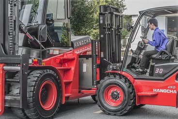 Four wheel front forklift Hangcha A160 - 1