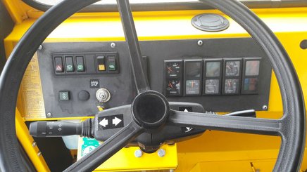 Tow tractor ATA 5500 LPG