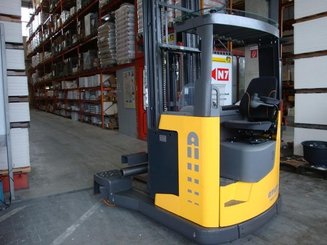 Multi-directional retractable mast reach truck Atlet UFS250 - 1