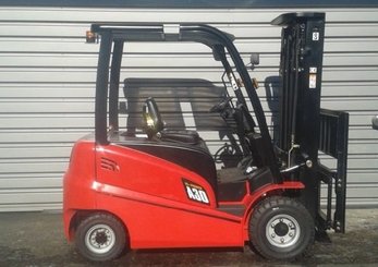 Four wheel front forklift Hangcha A4W30 - 1