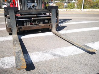 Four wheel front forklift Mora M100C - 7