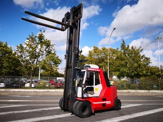 Four wheel front forklift Mora M100C