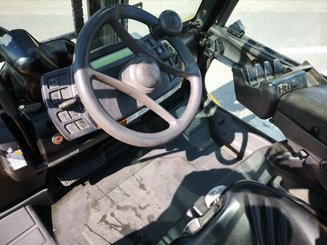 Four wheel front forklift Yale GDP60VX