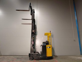 Multi-directional retractable mast reach truck Caterpillar NRM20K - 9