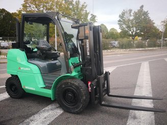 Four wheel front forklift Mitsubishi FD40N - 1