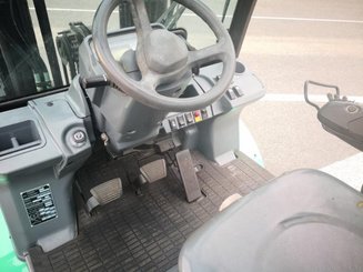 Four wheel front forklift Mitsubishi FD40N - 8