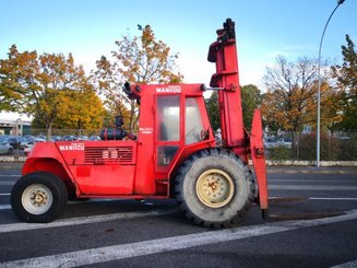 All-terrain forklift Manitou MC120 - 2