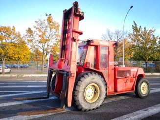 All-terrain forklift Manitou MC120 - 1