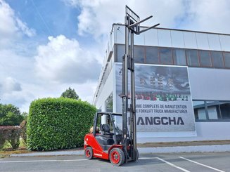 Four wheel front forklift Hangcha XF35G - 3