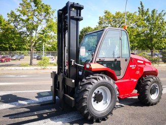 All-terrain forklift Manitou M50-4