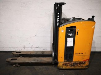 Stand-on pallet stacker STILL SD20 - 3