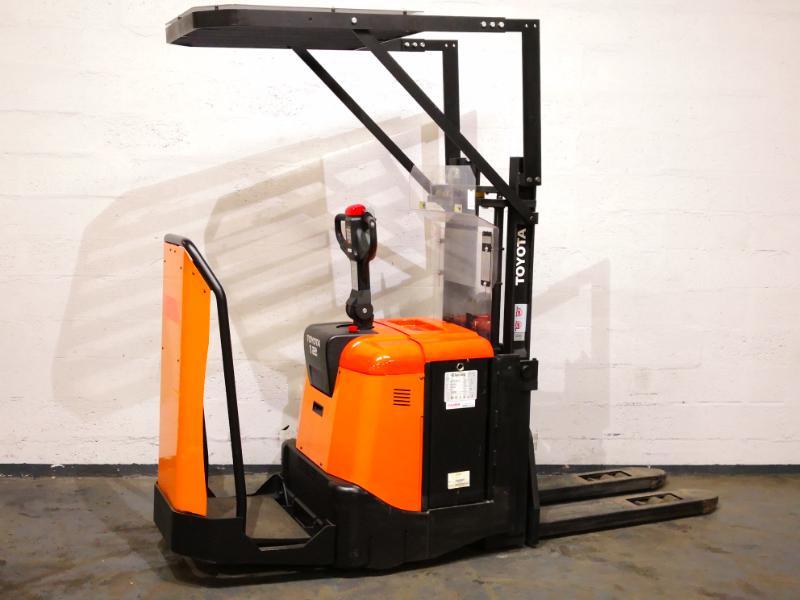 Stacker truck with folding platform Toyota 7SLL12.5F - 1