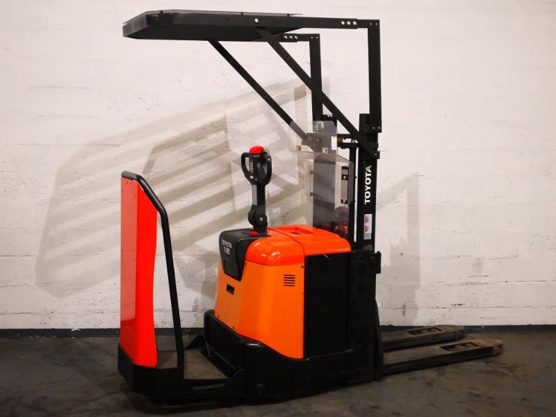 Stacker truck with folding platform Toyota 7SLL12.5F - 1