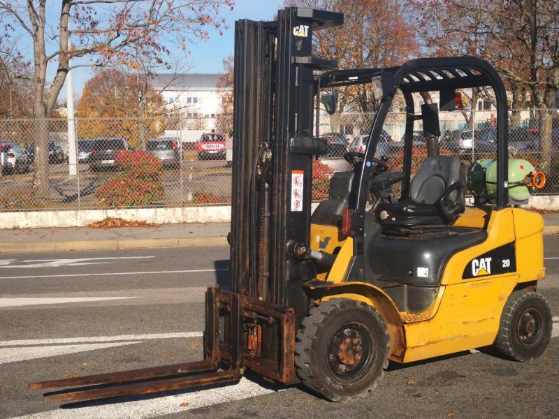 Four wheel counterbalanced forklift Caterpillar GP20N - 1