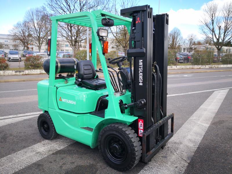 Four wheel counterbalanced forklift Mitsubishi FG25K - 1