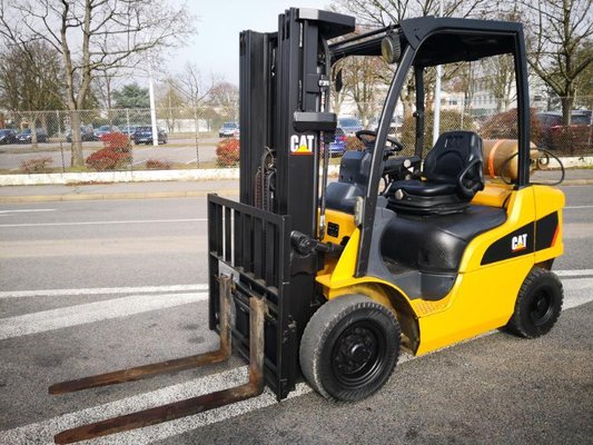 Four wheel counterbalanced forklift Four wheel front forklift Caterpillar GP25N - 1