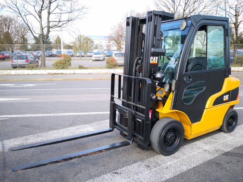 Four wheel counterbalanced forklift Caterpillar GP25N2 - 1