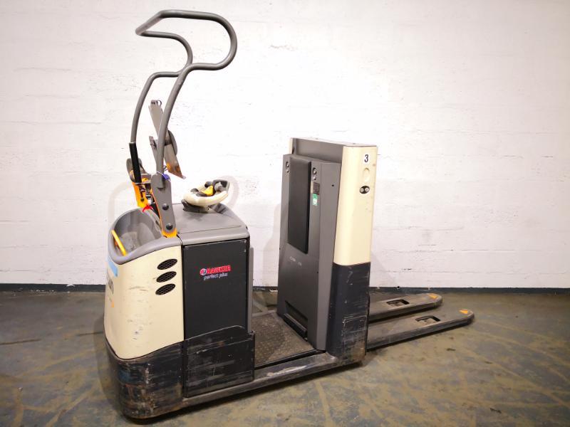 Low level order picker Crown GPC3045 - 1