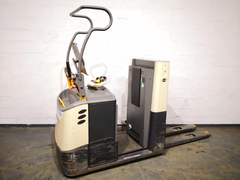 Low level order picker Crown GPC3045 - 1