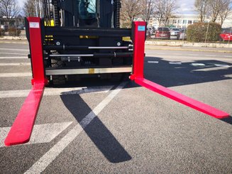 Four wheel front forklift Hyster H16XM-12