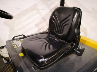 Four wheel front forklift Caterpillar EC25N