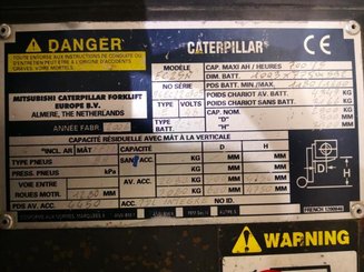 Four wheel front forklift Caterpillar EC25N - 8