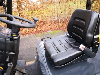Four wheel front forklift Caterpillar EC25N