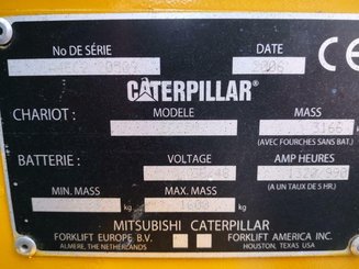 Four wheel front forklift Caterpillar EC25N - 8