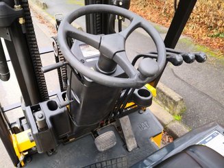 Four wheel front forklift Caterpillar EC25N - 6