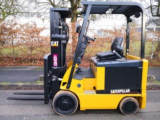 Four wheel front forklift Caterpillar EC25N - 2