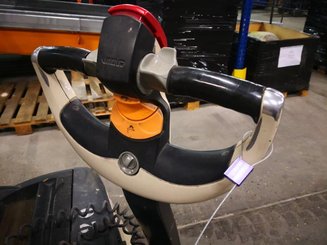 Straddle stacker Crown ST3000-1.0 - 9