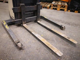 Straddle stacker Crown ST3000-1.0 - 8