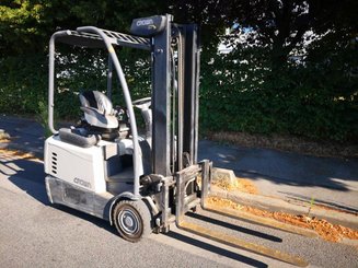 Three wheel front forklift Crown SC5320-1,6 - 1